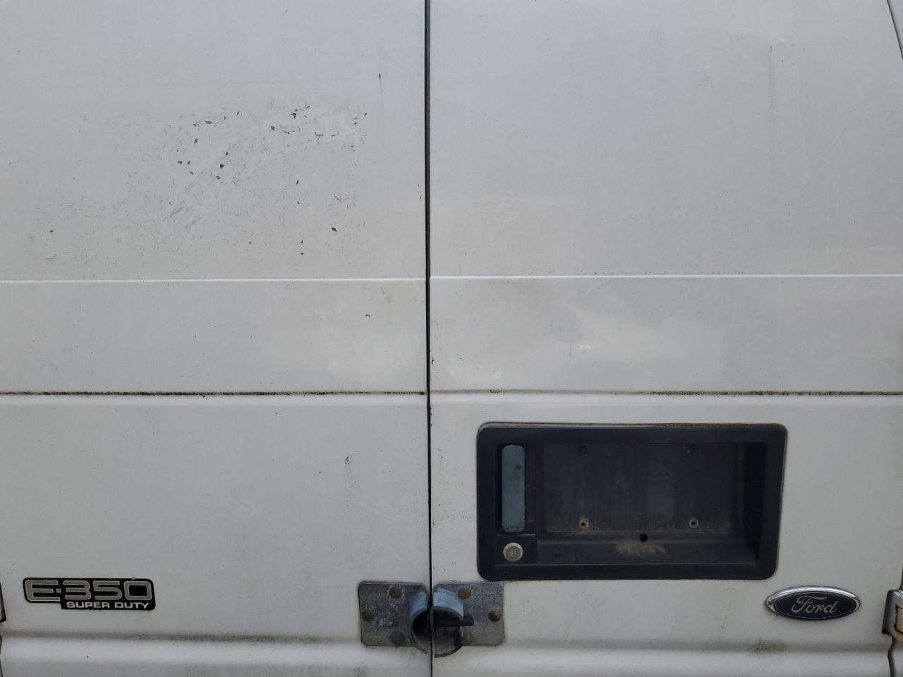 Ford Econoline E350 Super Duty Van Image 10