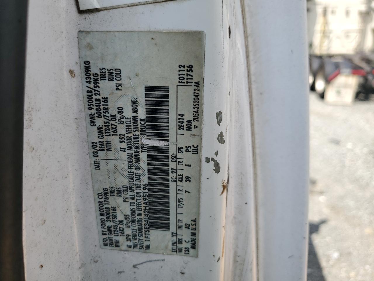 Ford Econoline E350 Super Duty Van Image 13