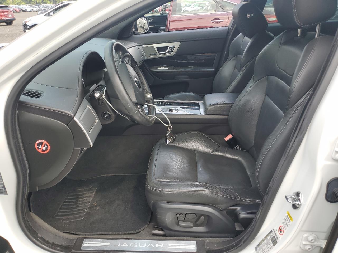 Jaguar XF 3.0 Sport Image 6