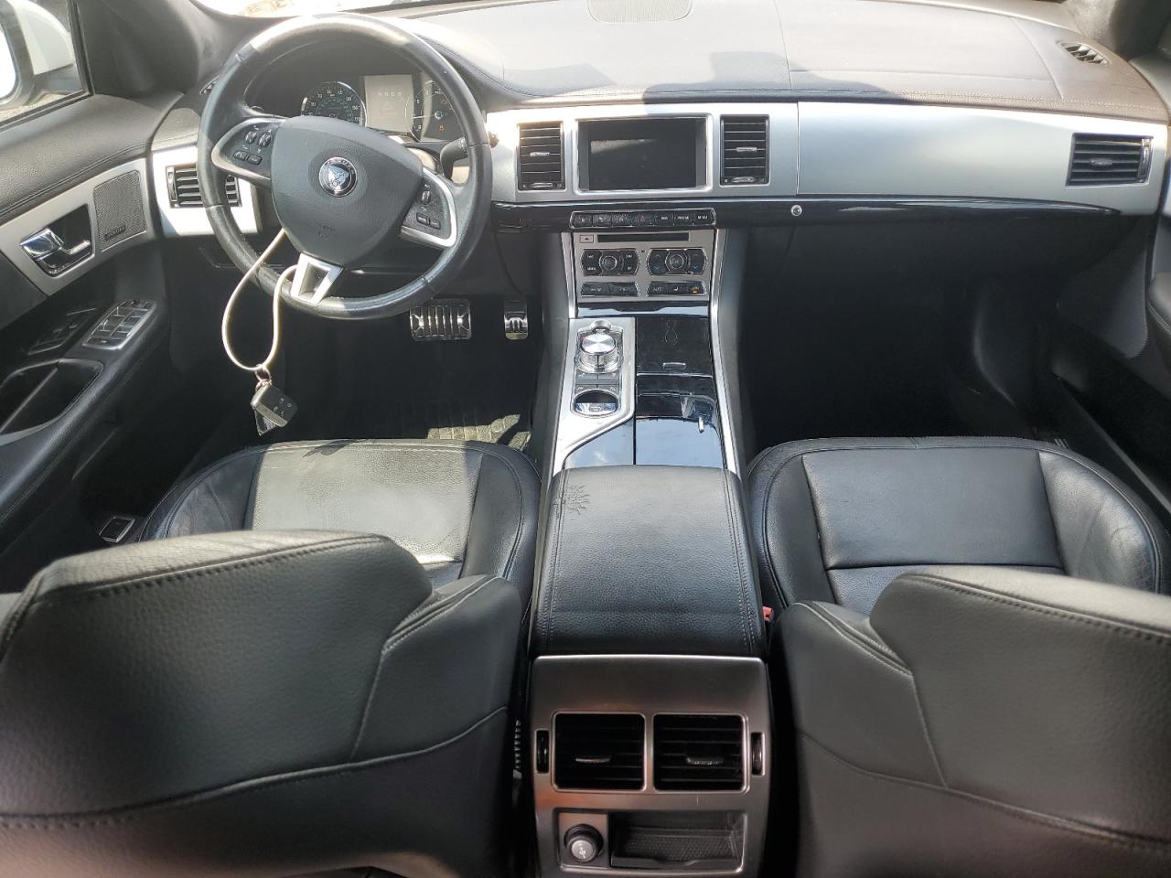 Jaguar XF 3.0 Sport Image 11