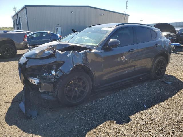  Salvage Alfa Romeo Stelvio