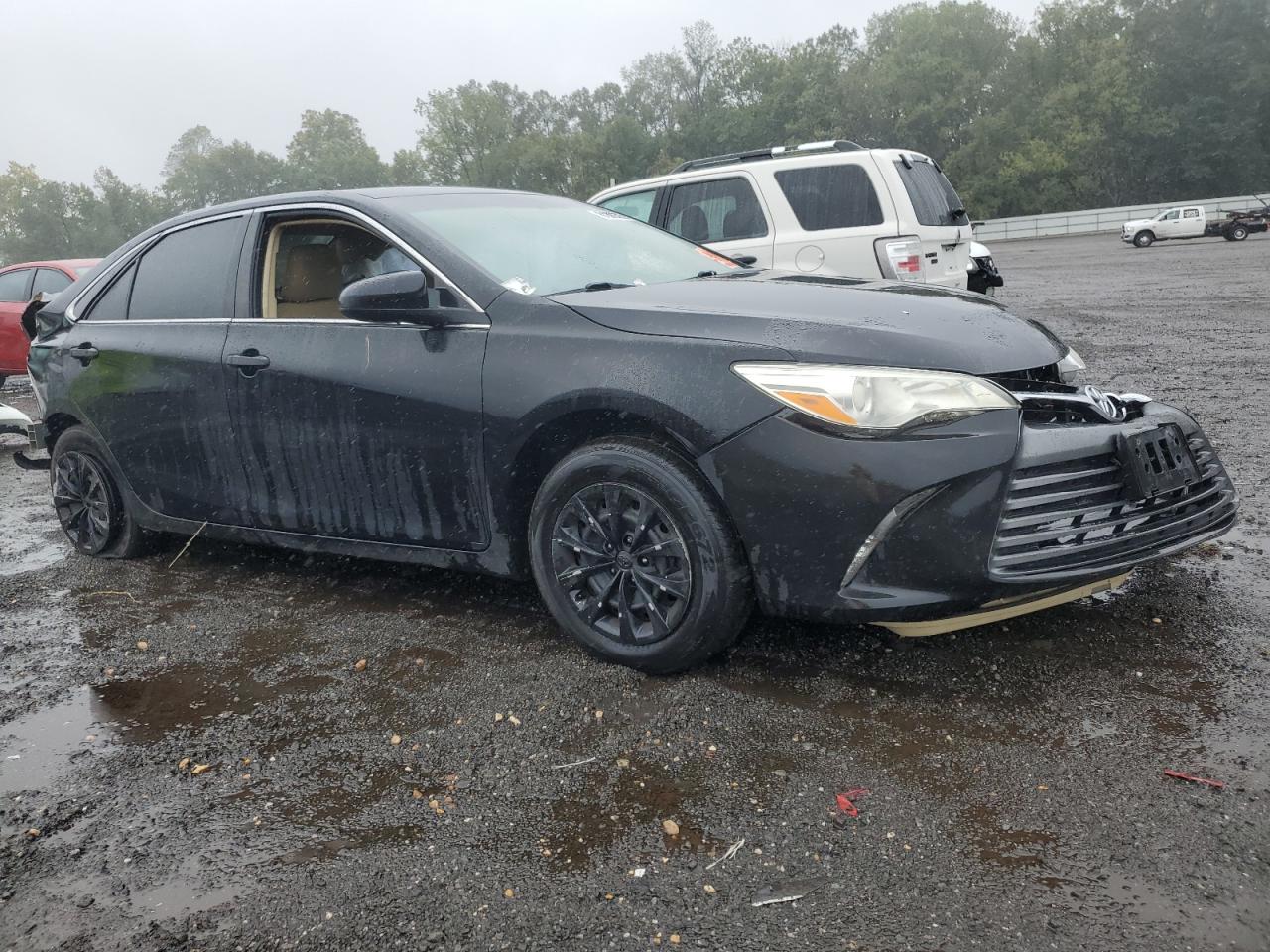 Toyota Camry Le Image 12