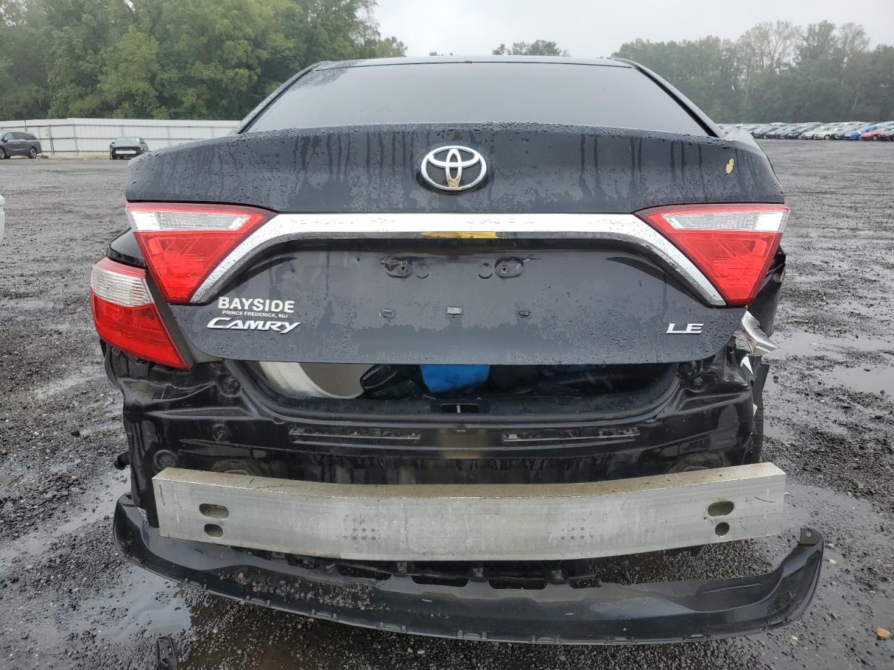 Toyota Camry Le Image 10