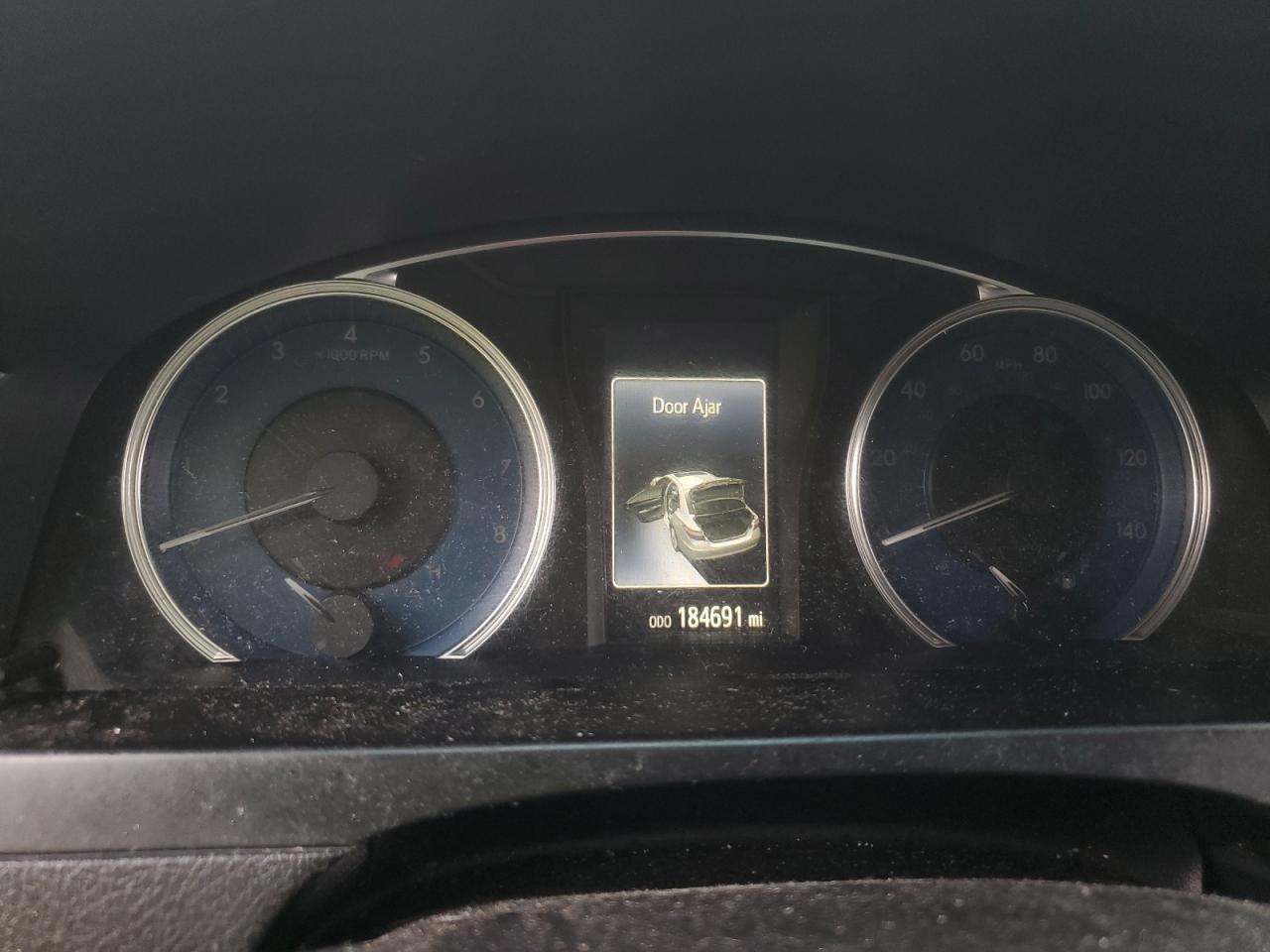 Toyota Camry Le Image 11