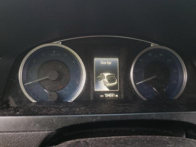 Toyota Camry Le Image 11