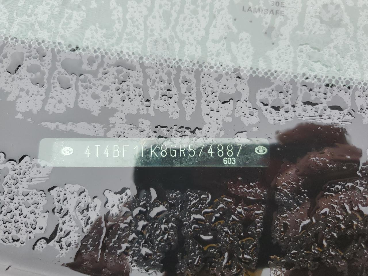 Toyota Camry Le Image 4