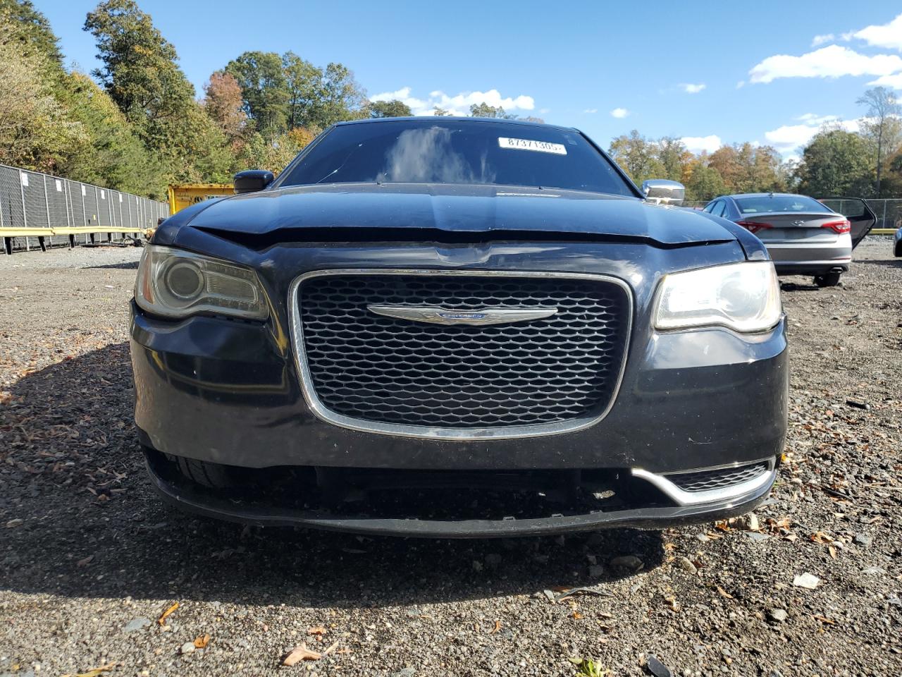Chrysler 300 Limited Image 3