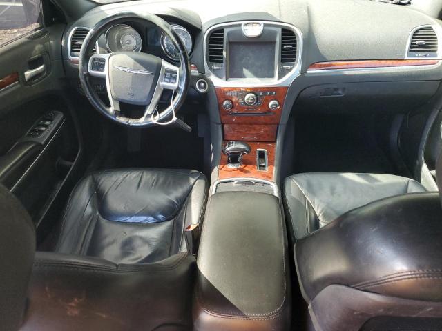 Chrysler 300 Limited Image 12