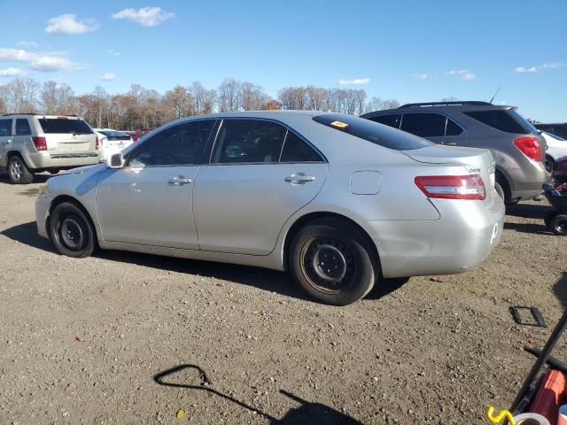 Toyota Camry Base Image 8