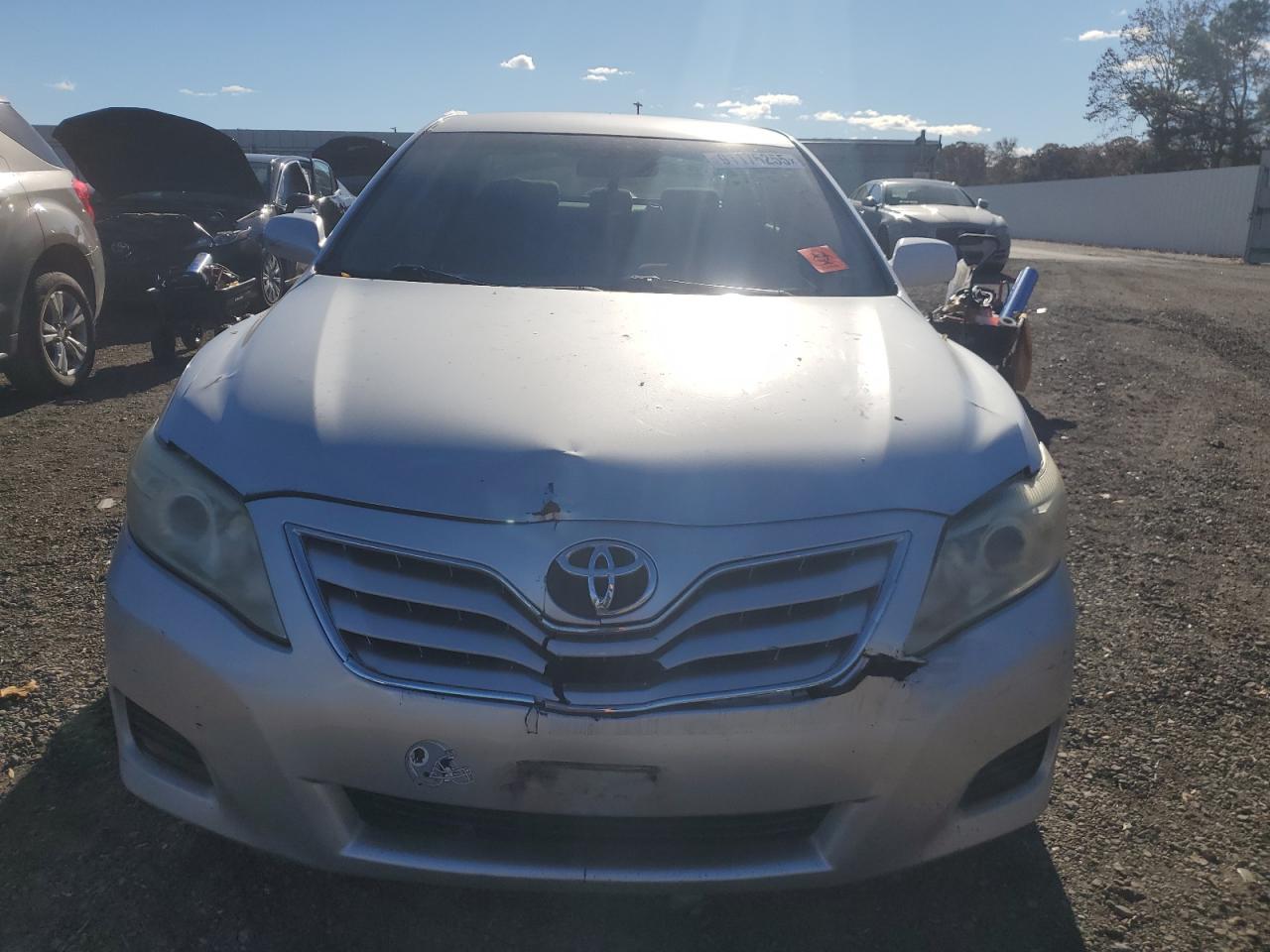 Toyota Camry Base Image 2