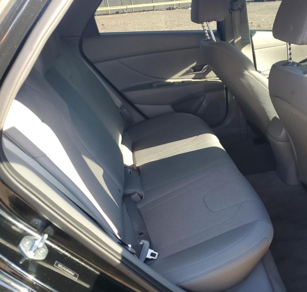 Hyundai ELANTRA Se Image 9