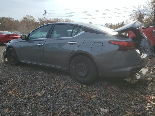 Nissan Altima S Image 10