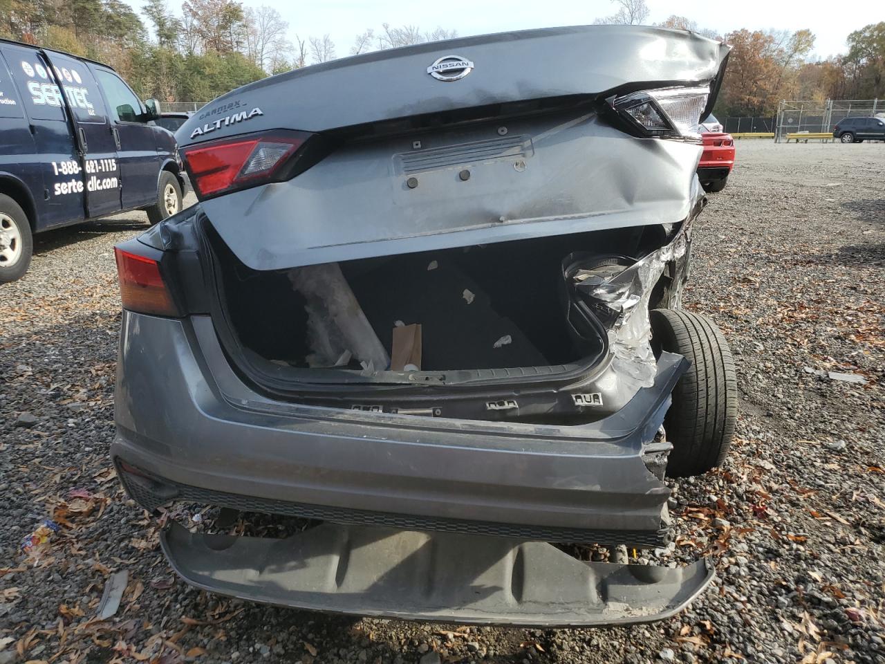 Nissan Altima S Image 5