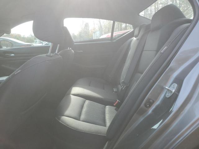 Nissan Altima S Image 11