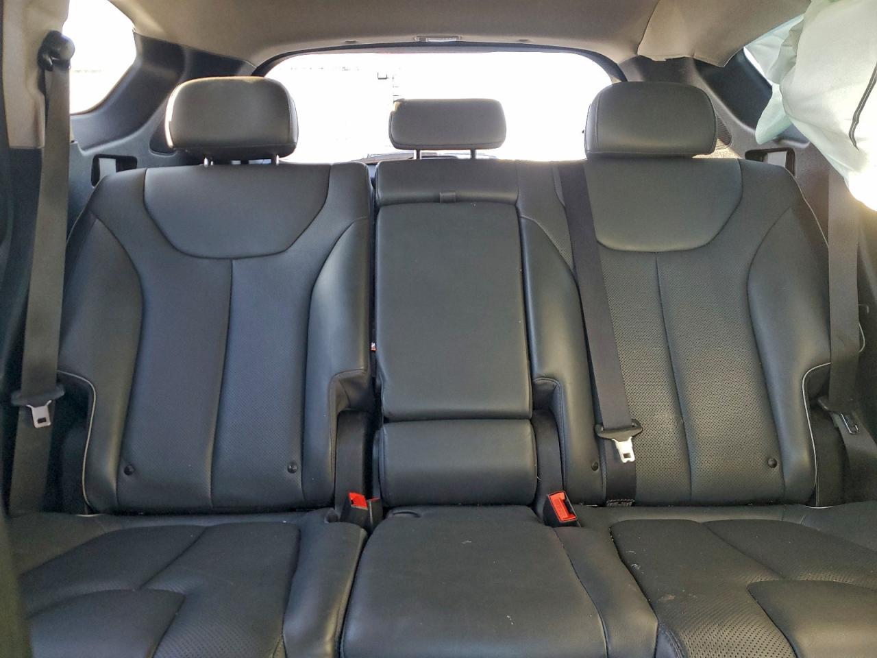 Hyundai SANTA FE Limited Image 3