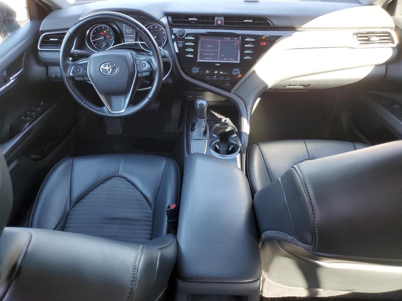 Toyota Camry Se Image 7
