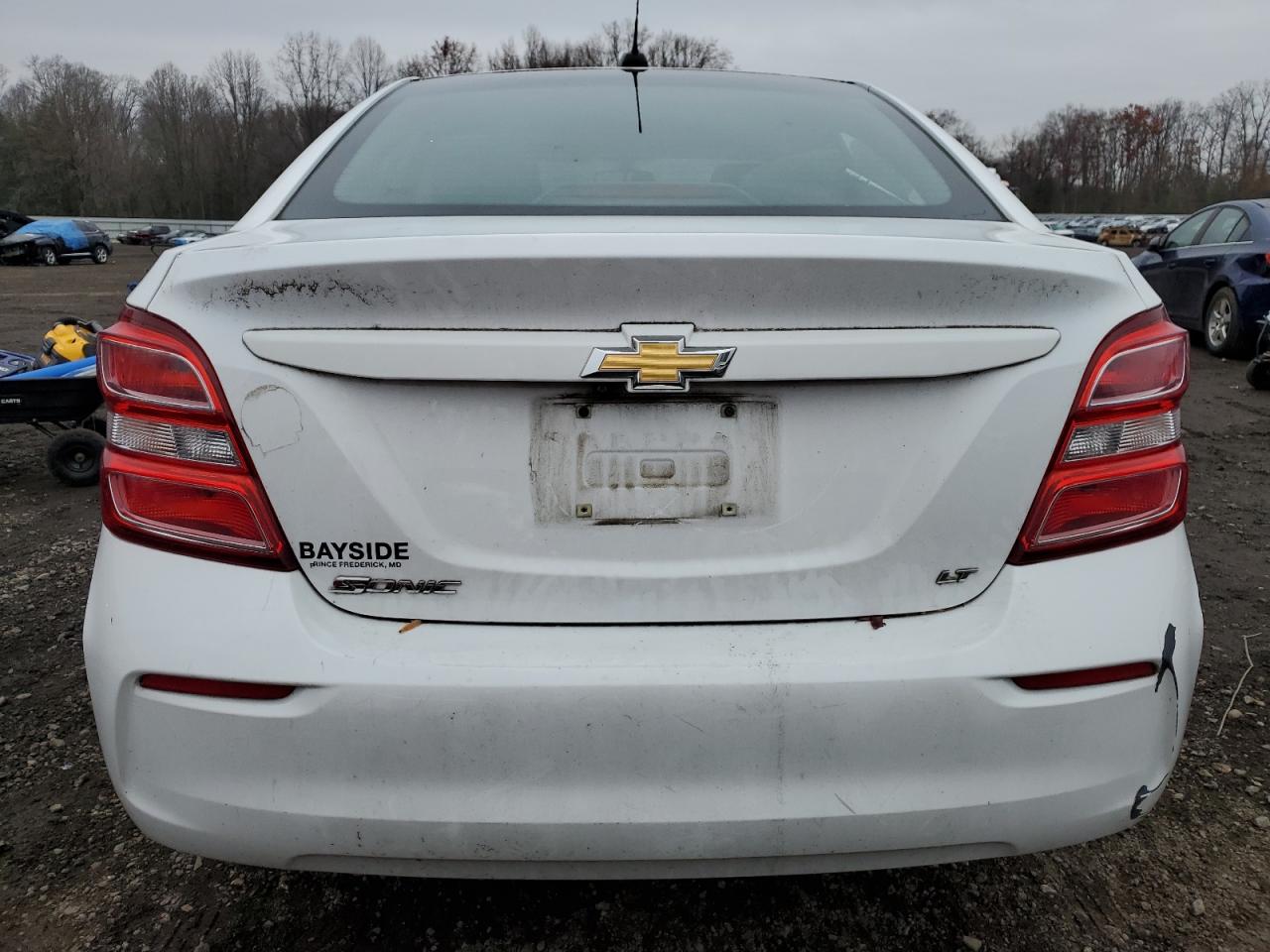 Chevrolet Sonic Lt Image 9