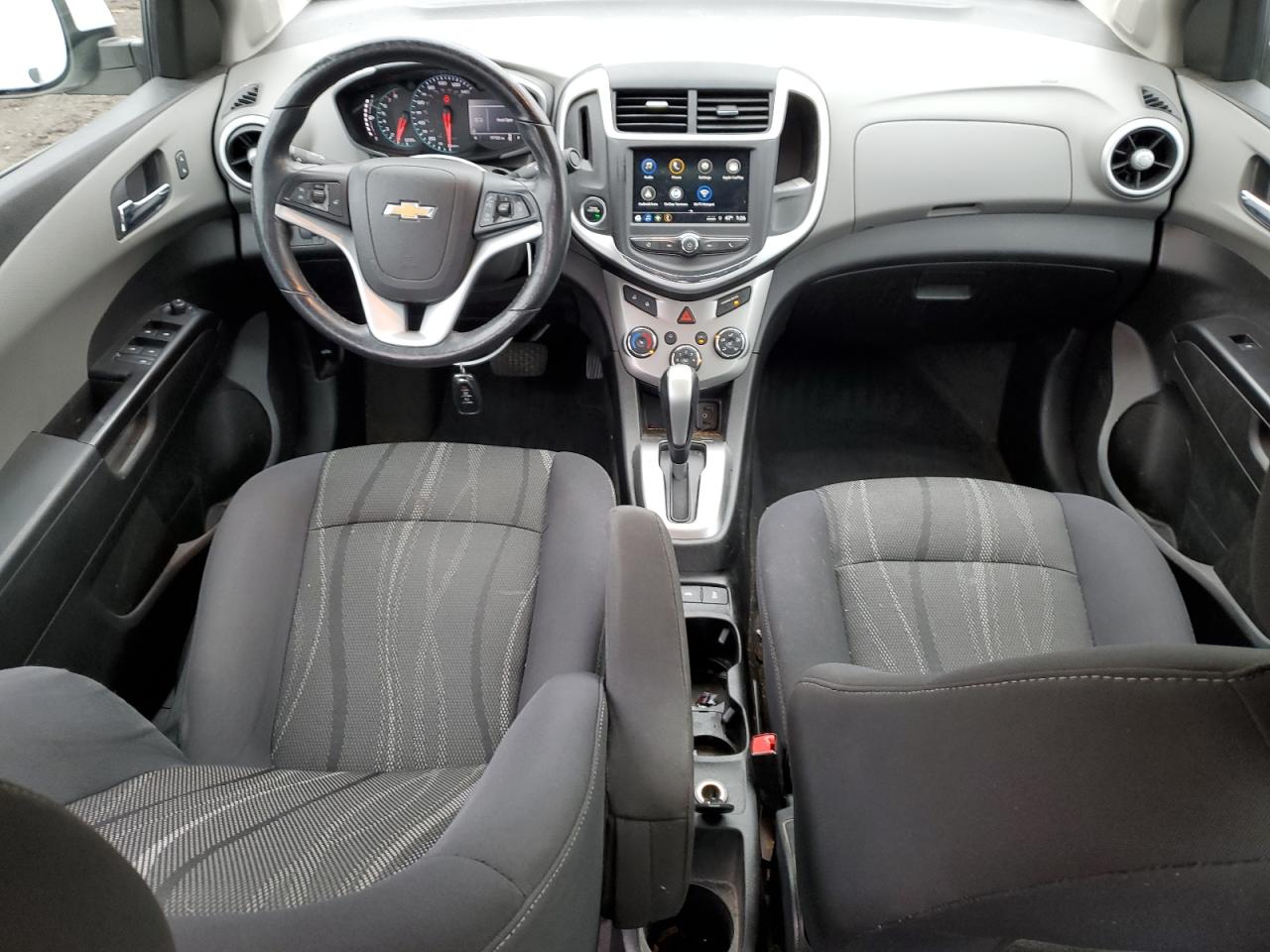 Chevrolet Sonic Lt Image 5