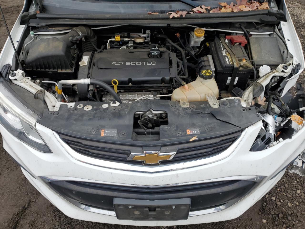 Chevrolet Sonic Lt Image 2