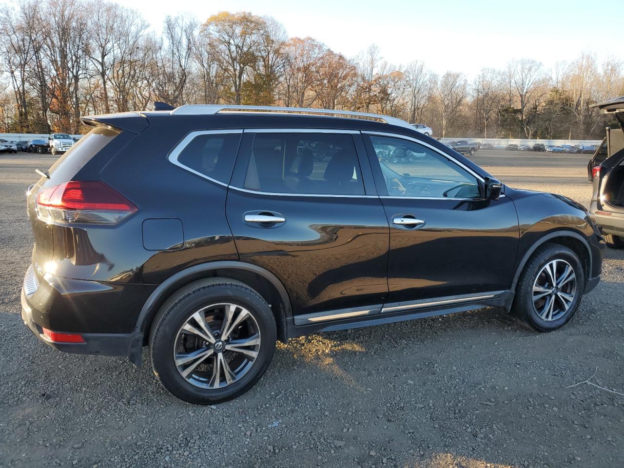 Nissan Rogue S Image 4