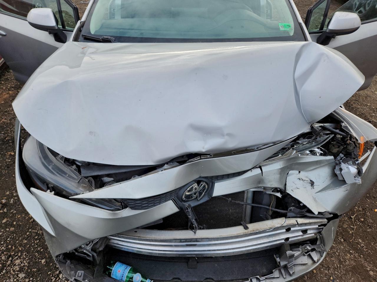 Toyota Corolla Le Image 8