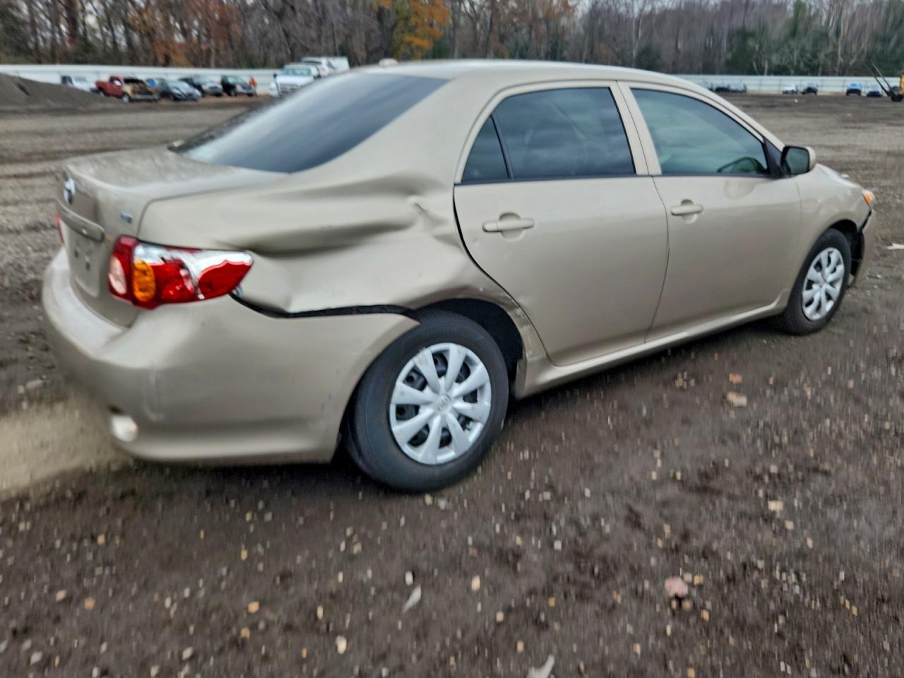 Toyota Corolla Base Image 3
