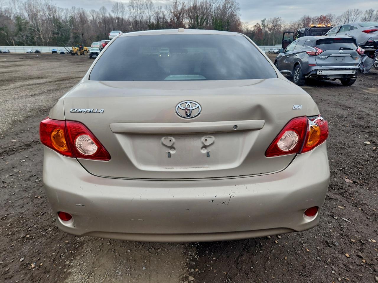 Toyota Corolla Base Image 6