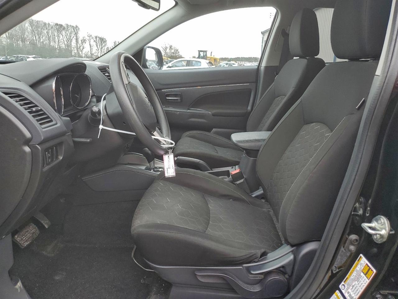 Mitsubishi Outlander Es Image 3