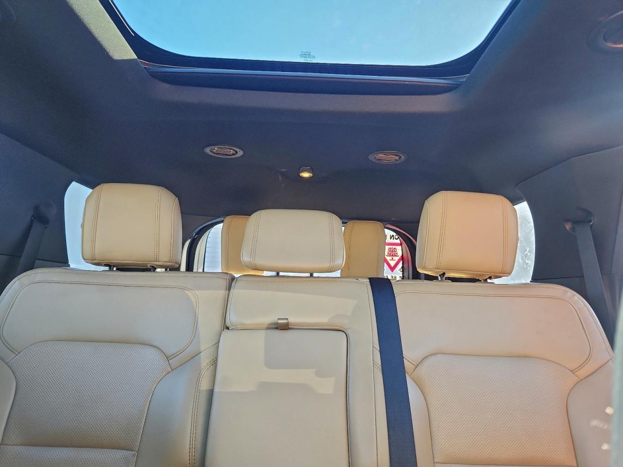 Ford Explorer Limited Image 9