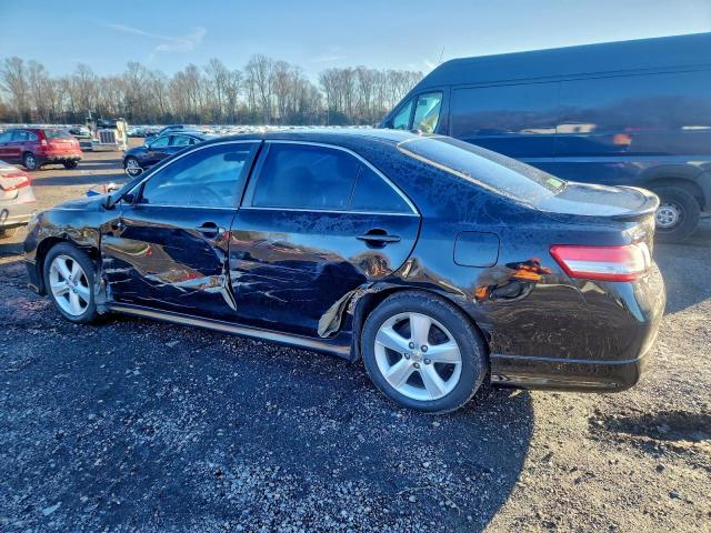 Toyota Camry Base Image 11