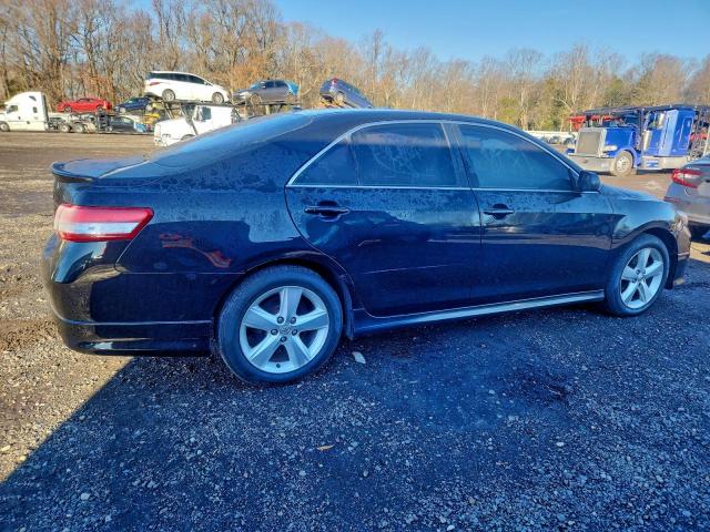 Toyota Camry Base Image 12