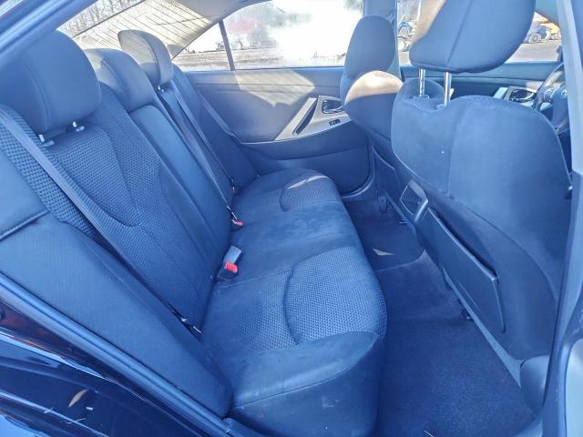 Toyota Camry Base Image 6