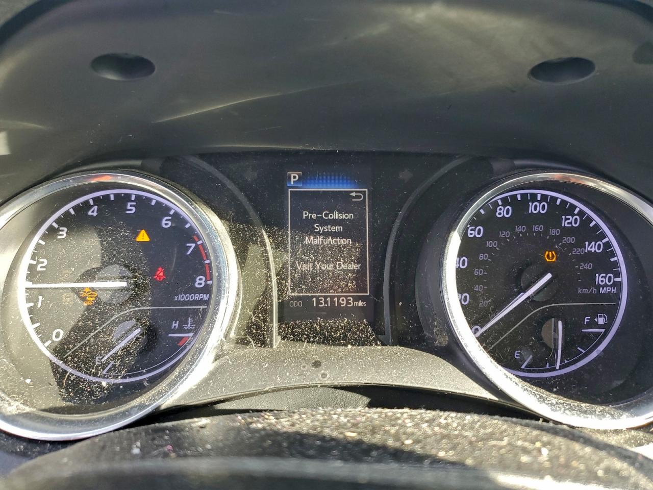 Toyota Camry L Image 10