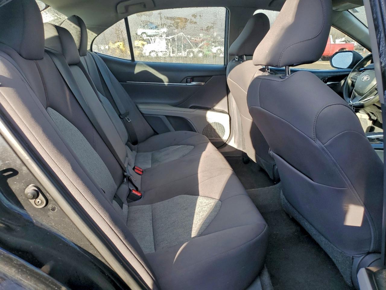 Toyota Camry L Image 11