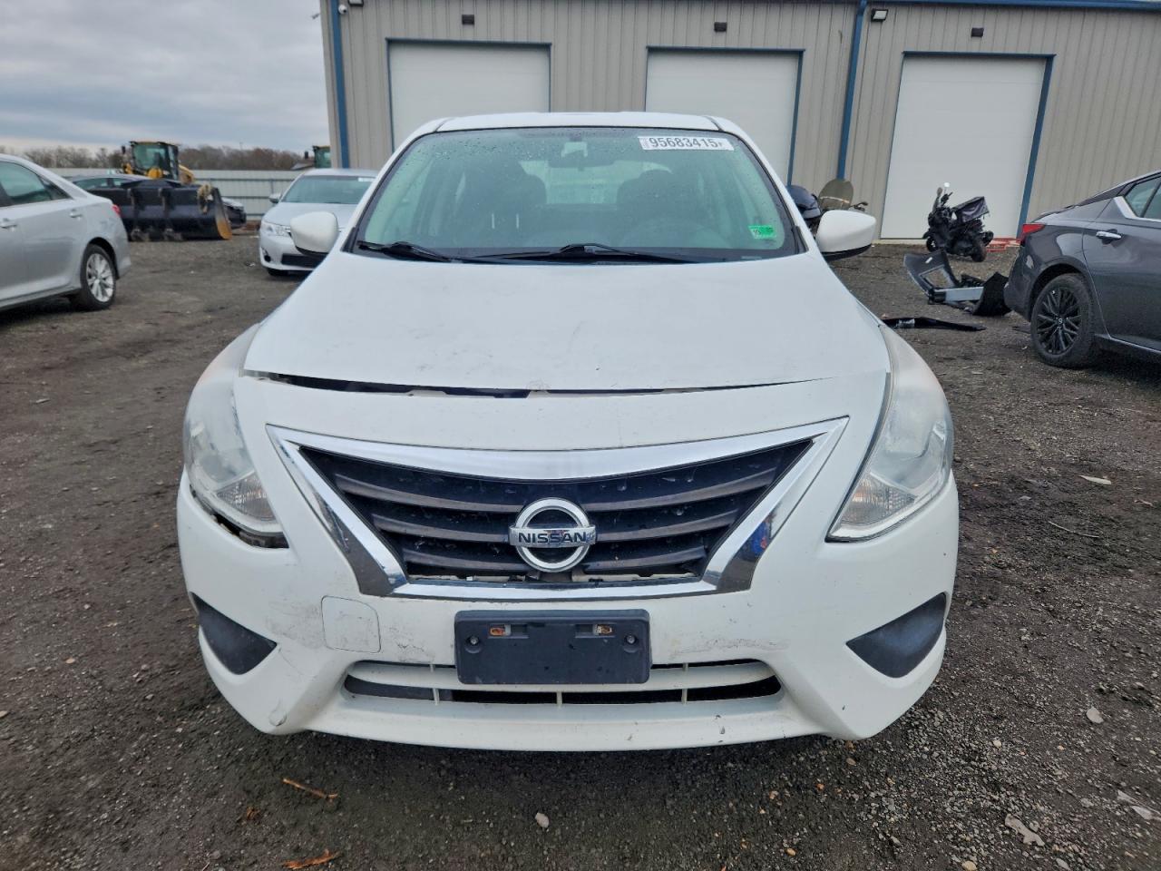 Nissan Versa S Image 4