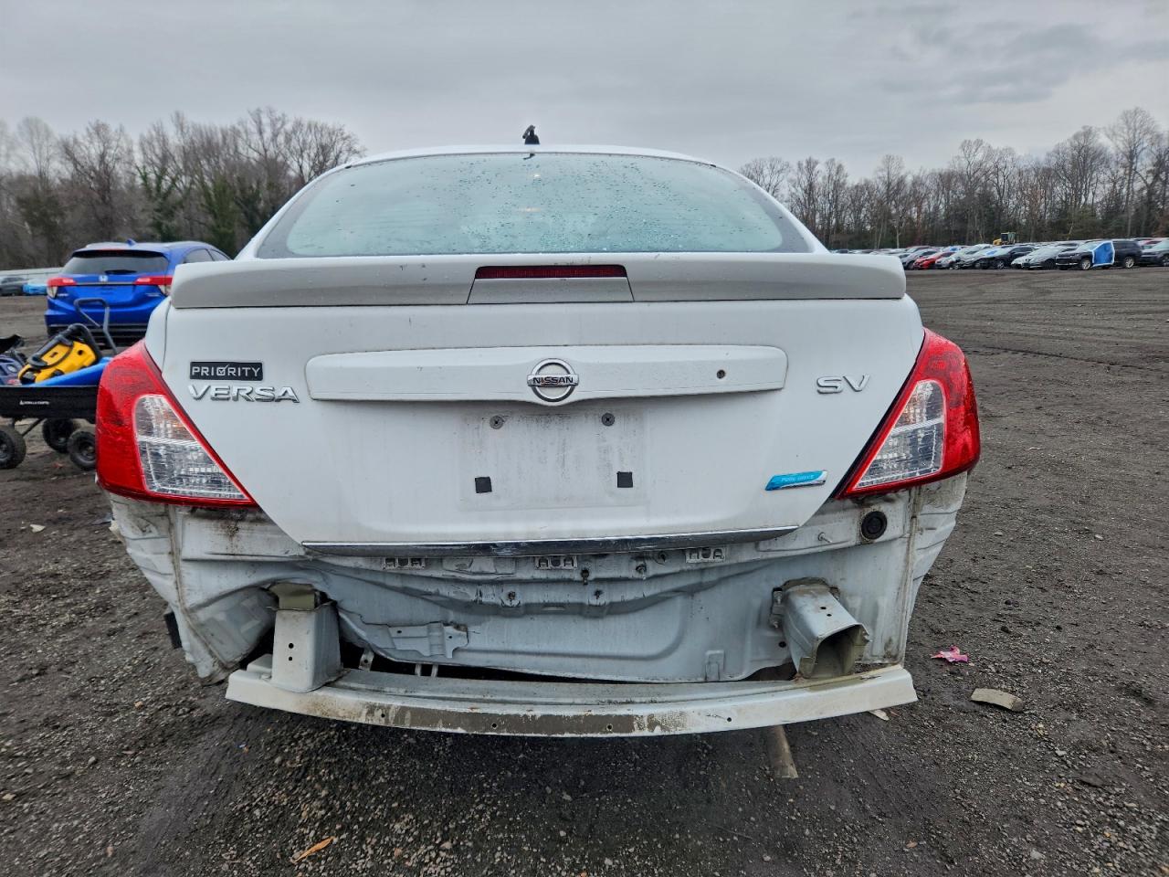 Nissan Versa S Image 5