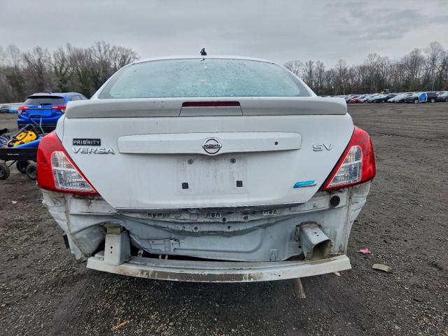 Nissan Versa S Image 5