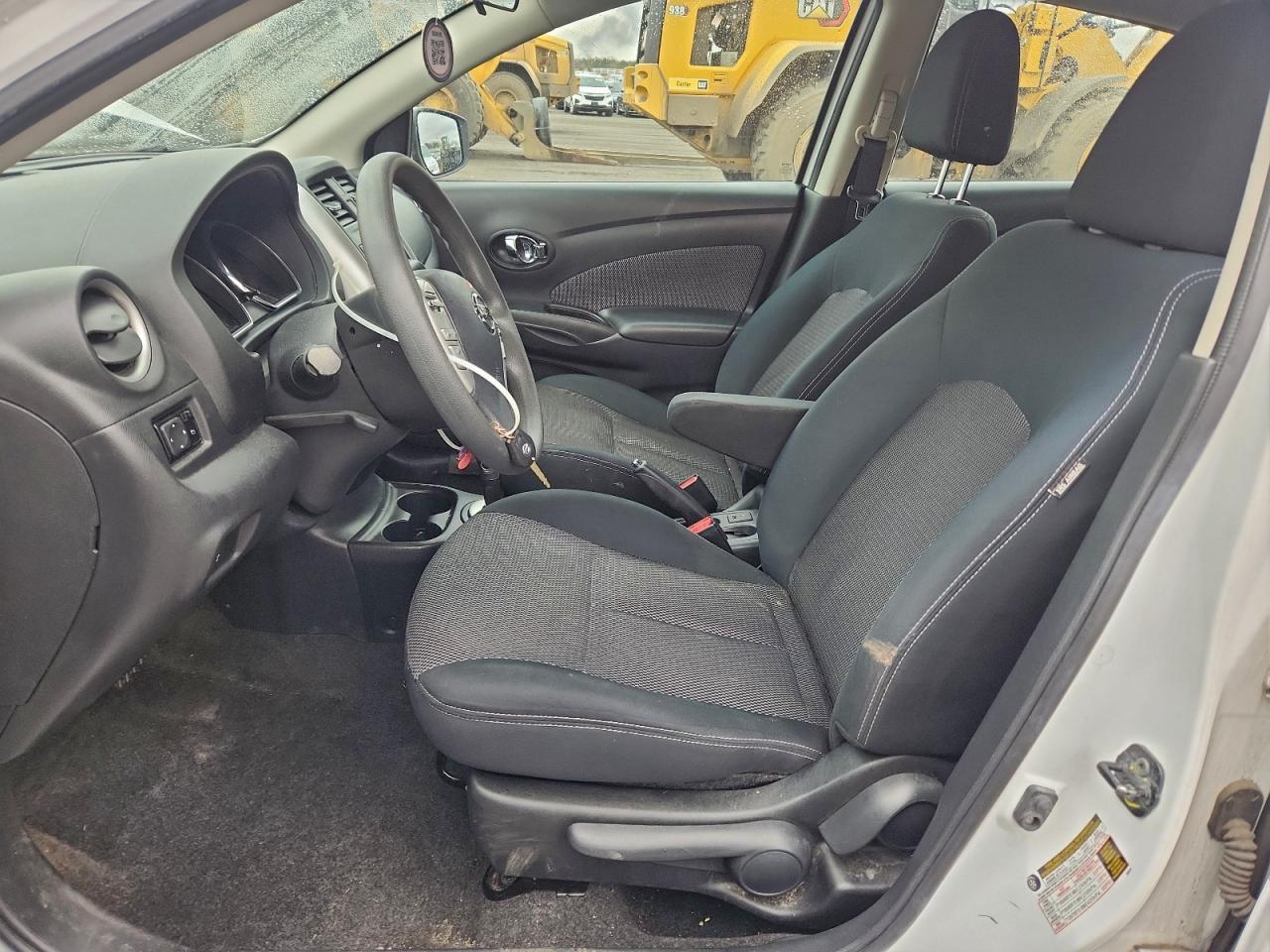 Nissan Versa S Image 6