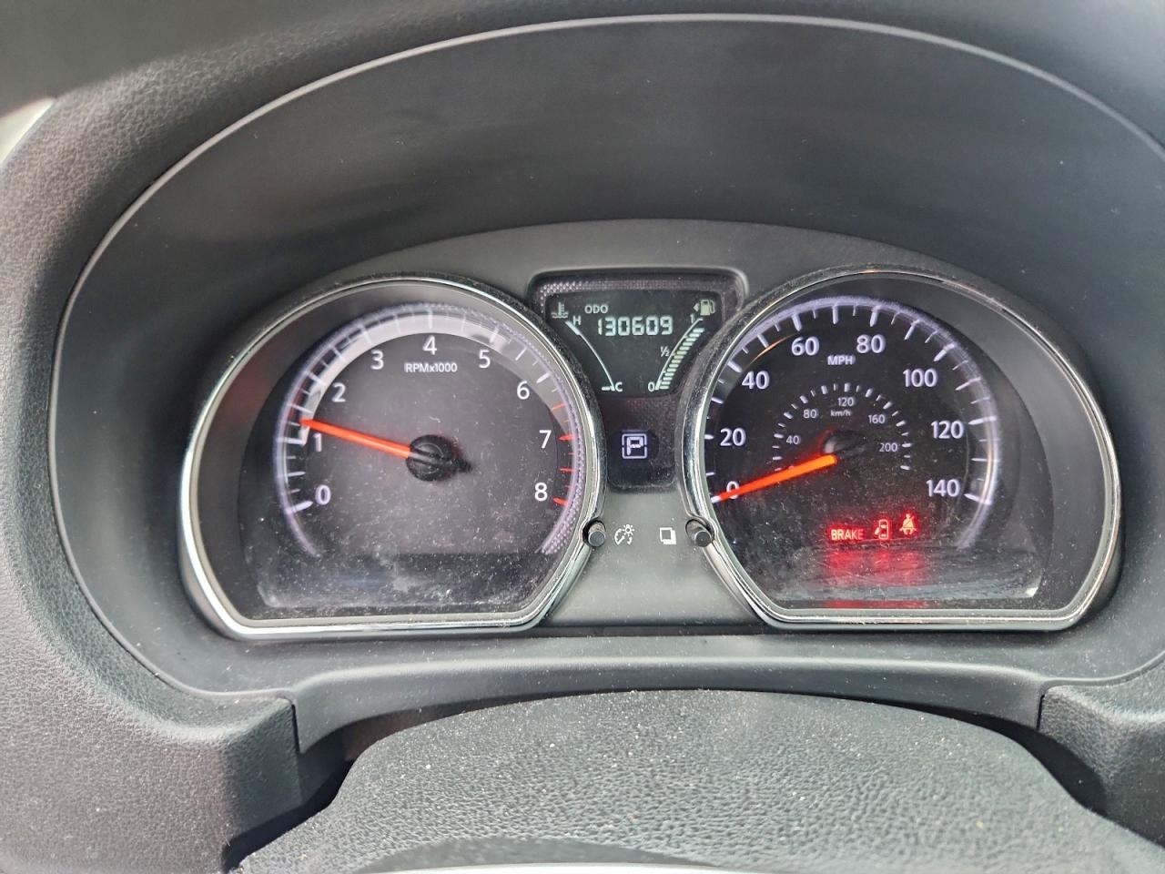 Nissan Versa S Image 11