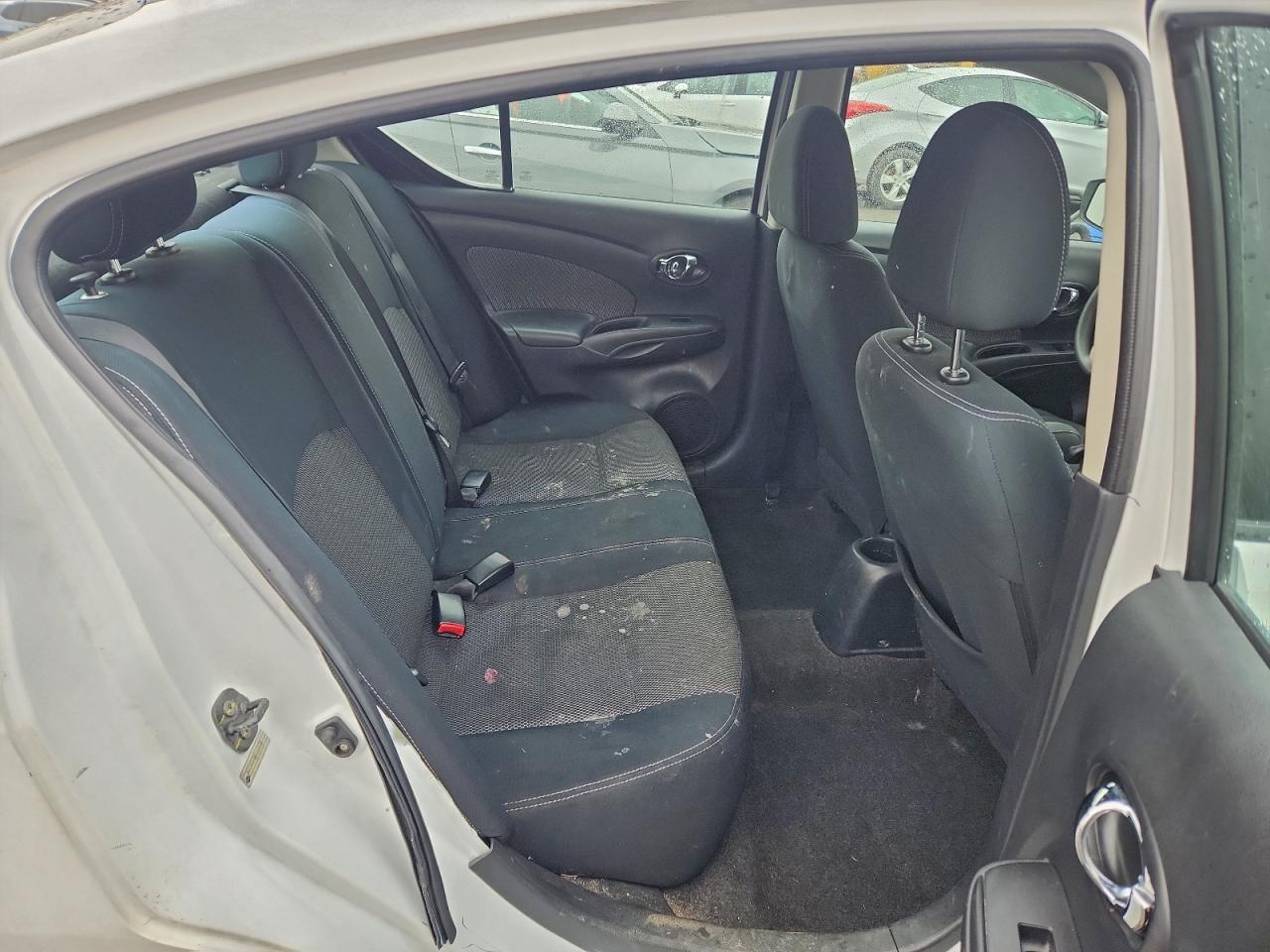 Nissan Versa S Image 8