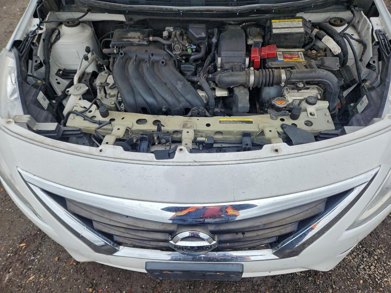 Nissan Versa S Image 12