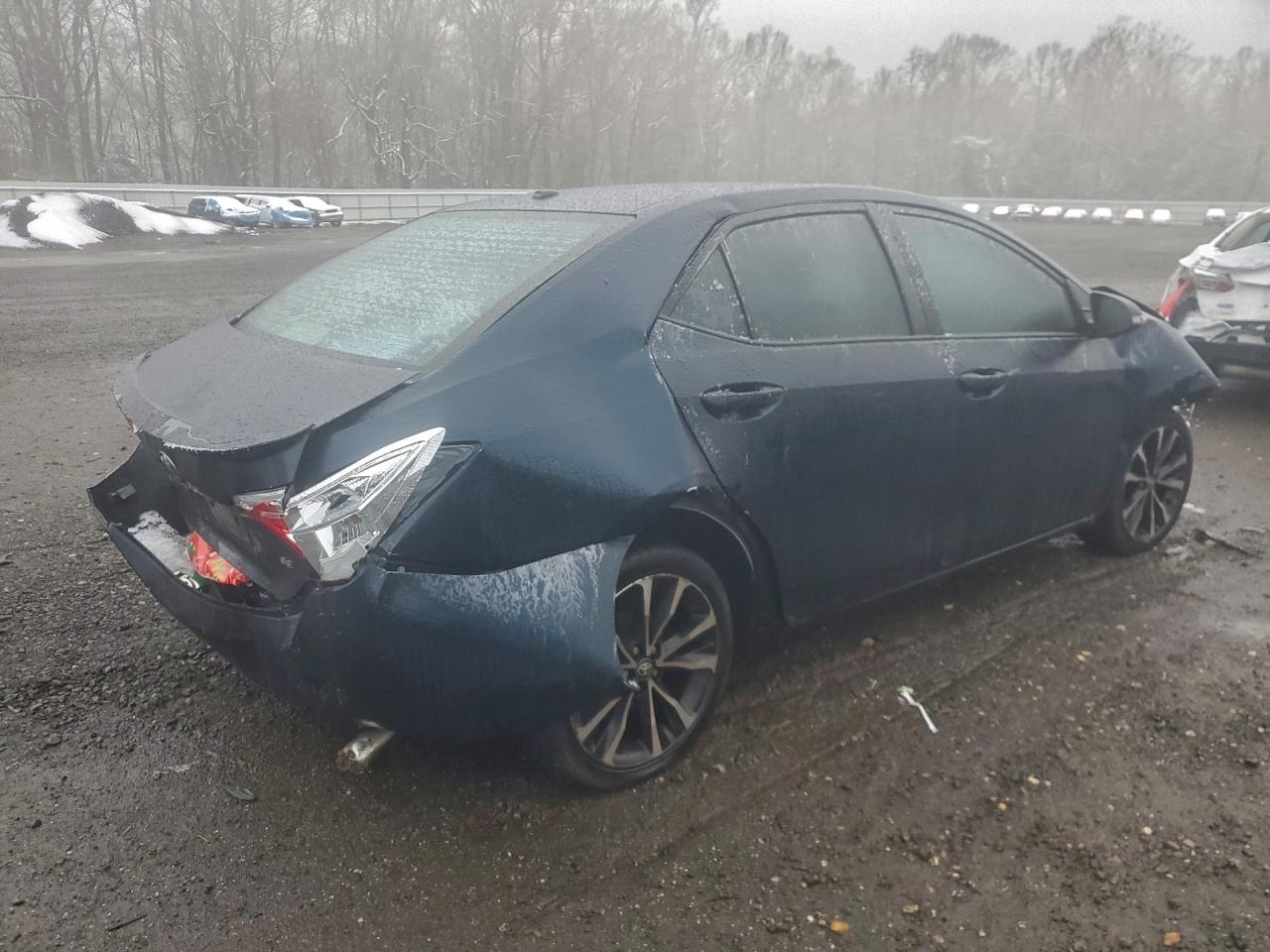 Toyota Corolla L Image 7