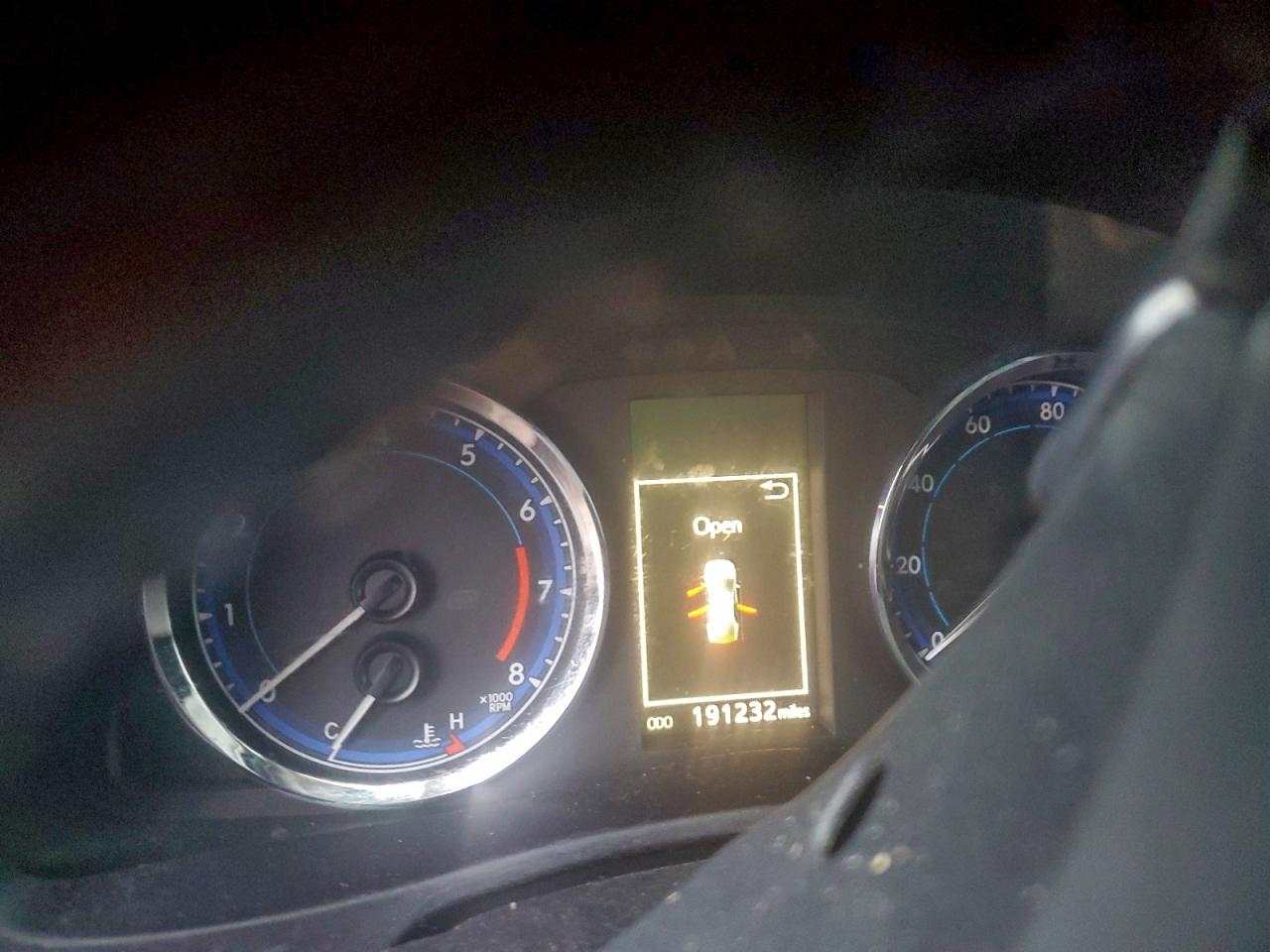 Toyota Corolla L Image 11