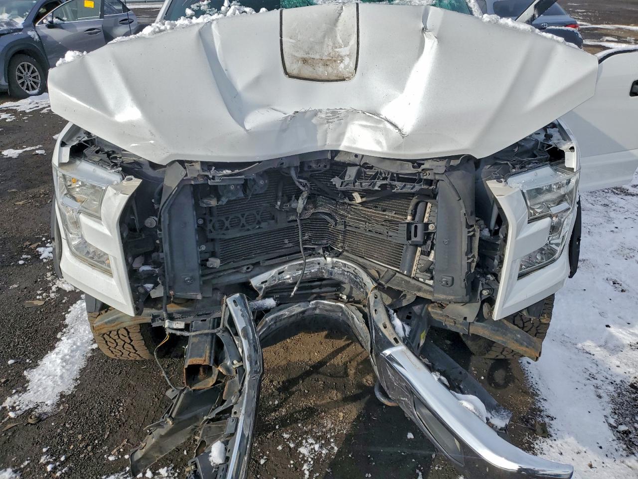 Ford F-150 Supercrew Image 12