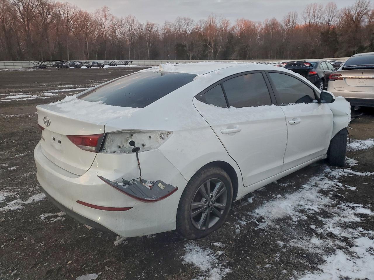 Hyundai ELANTRA Se Image 9