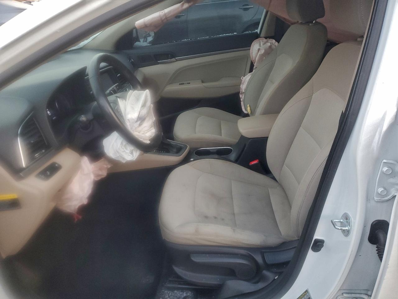 Hyundai ELANTRA Se Image 8