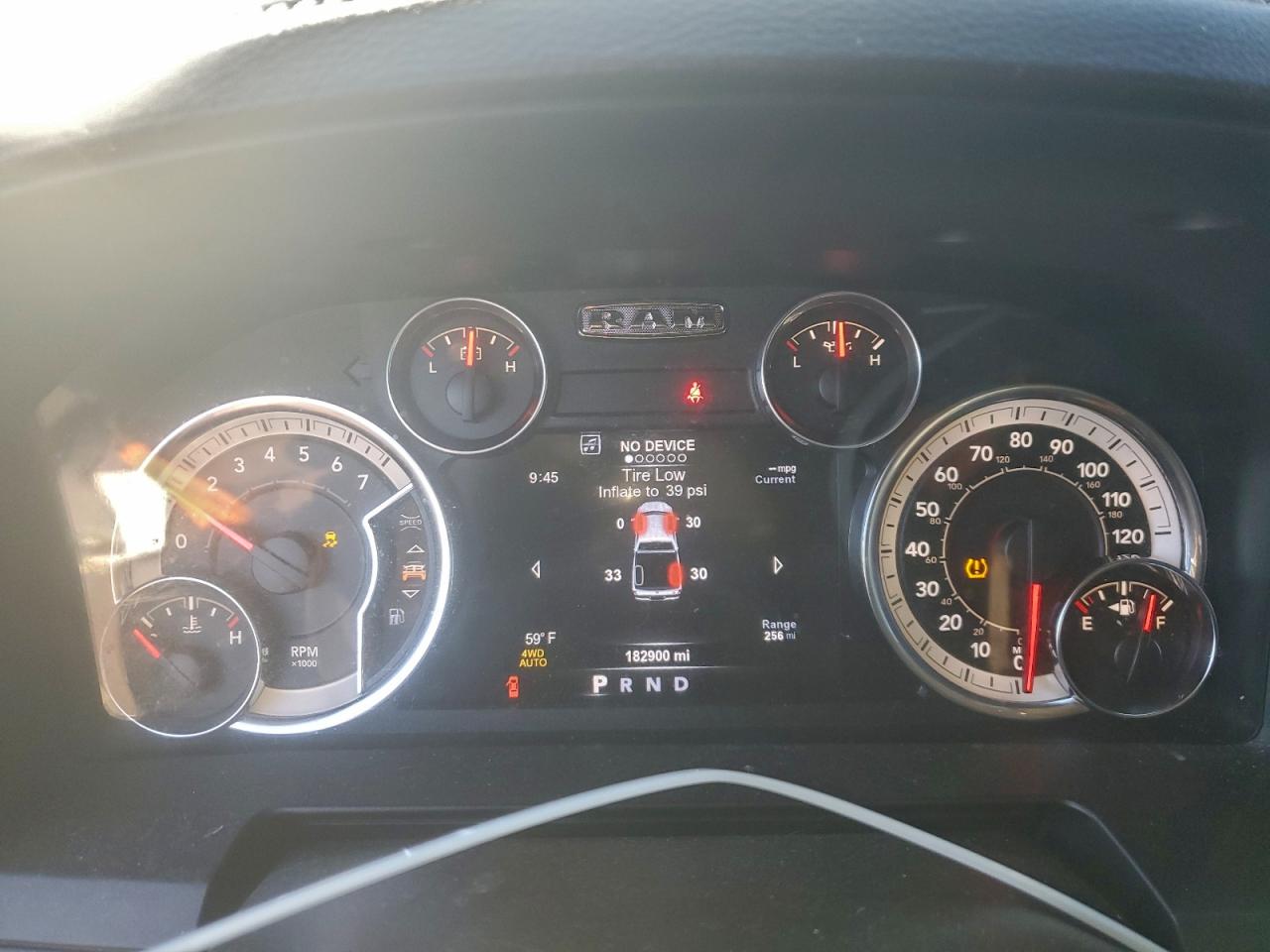 Ram 1500 Laramie Image 9