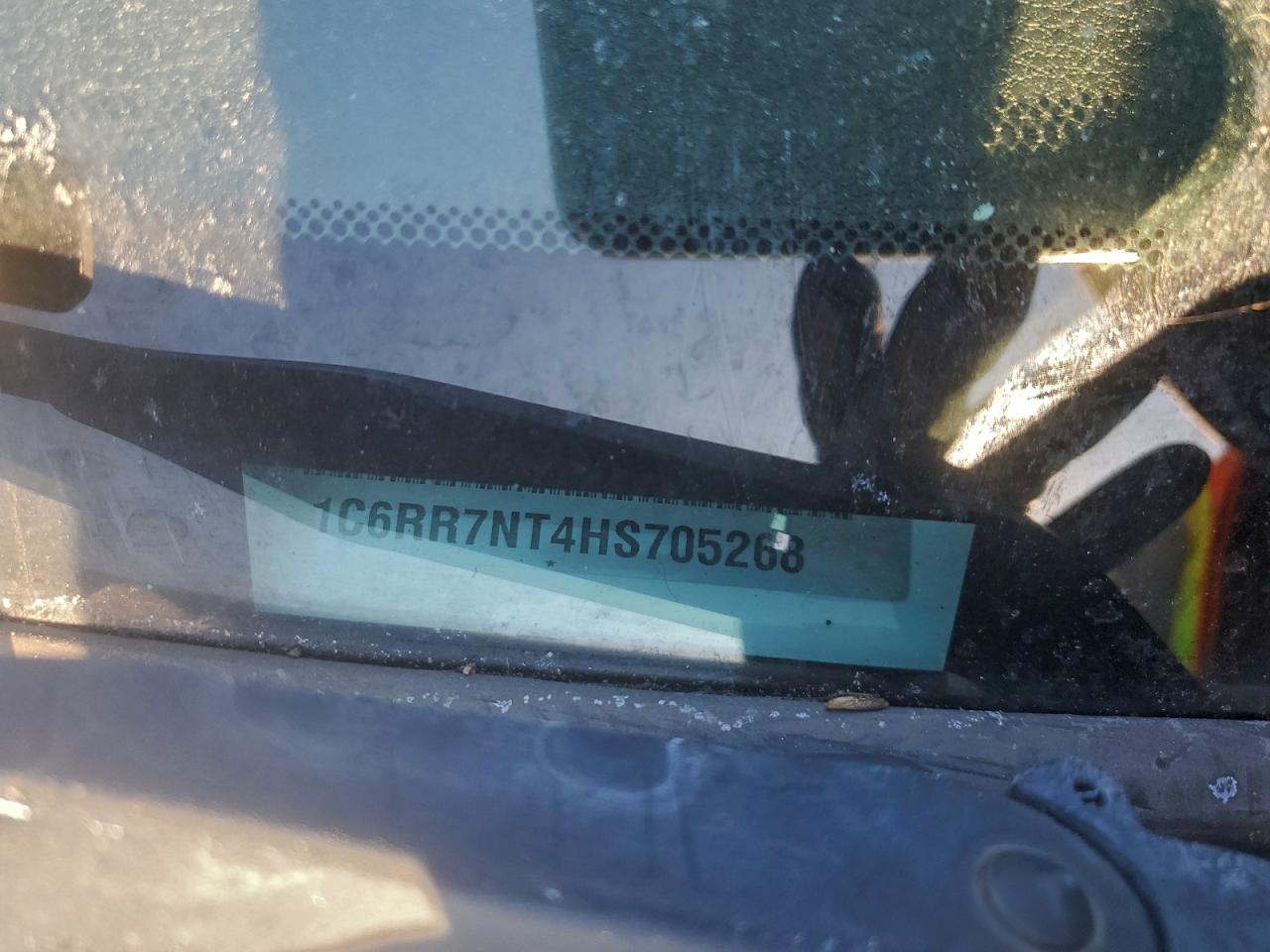 Ram 1500 Laramie Image 13