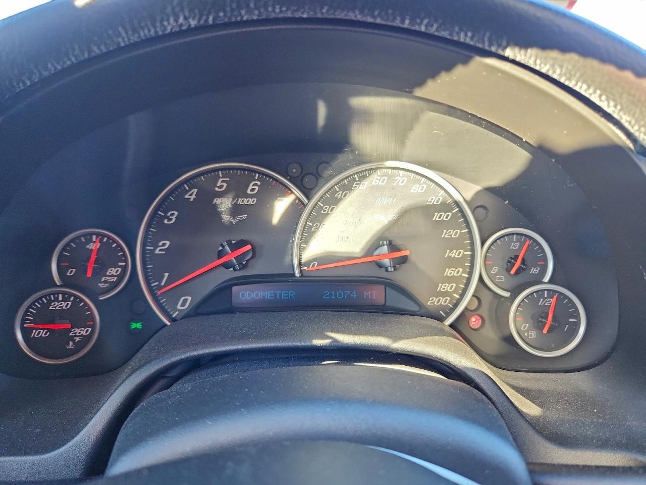 Chevrolet Corvette Image 10