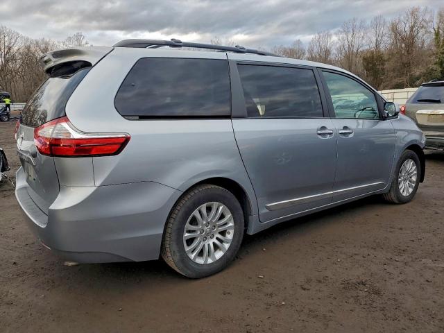Toyota Sienna Xle Image 5